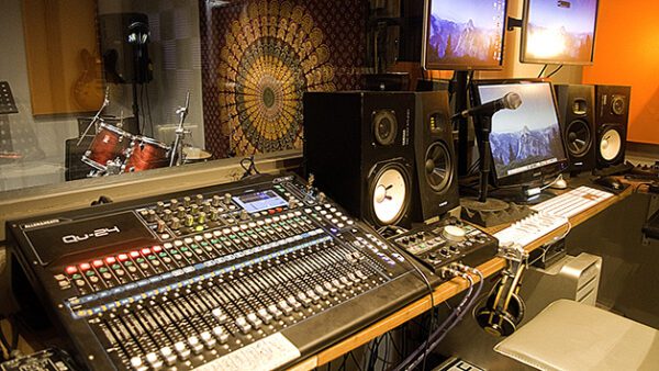 Shop Professional Studio Recording Session for Two at Traxx Music - Image 3